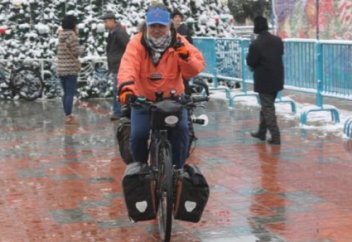 Алматинец на велосипеде отправился на хадж в Мекку