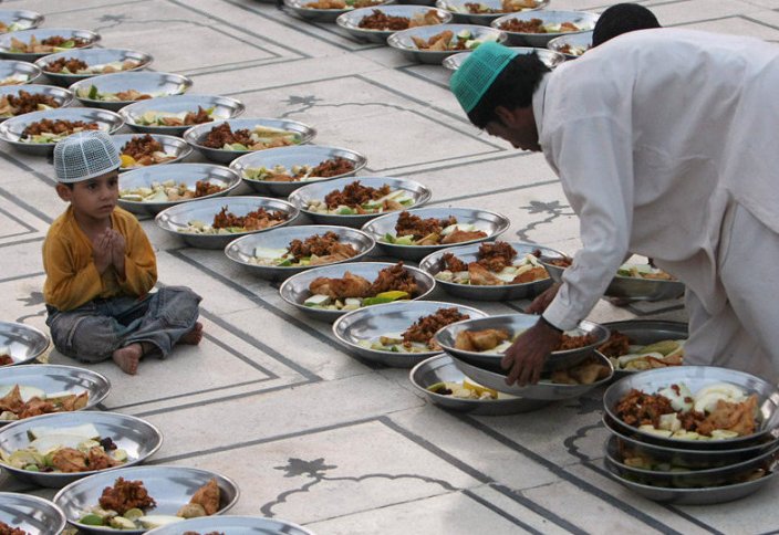 ОАЭ: Еда в Рамадан бесплатно