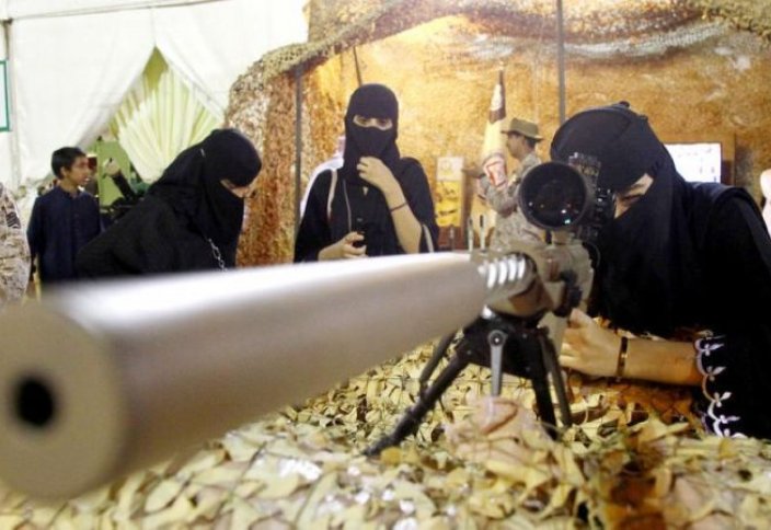 По каким критериям саудовских женщин примут в ряды армии?