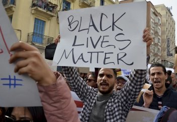 "Черные жизни важны" в Тунисе?