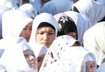 Қырғызстанда әйелдерге ерлерсіз қажылыққа баруға рұқсат етілді