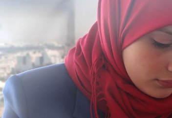 Как ужиться двум женам под одной крышей?