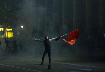 Киргизия: почему Китай не стал вмешиваться? (Eurasianet, США). Путин ждет свержения Пашиняна