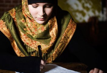 Мама не может смириться с тем, что я приняла Ислам…