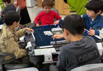 Никаких азартных игр и алкоголя: маджонг набирает популярность среди всех возрастов в Японии