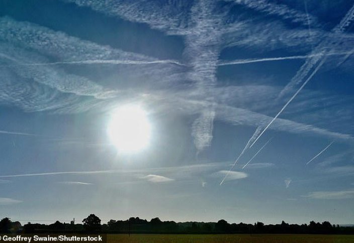 Секретная метеопрограмма якобы подвергает американцев воздействию токсичных химикатов и смертельно опасных ультрафиолетовых лучей