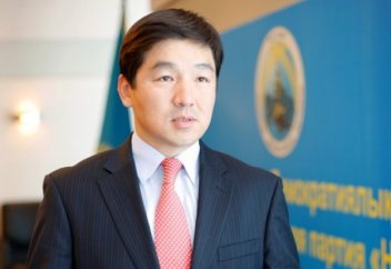 «Нұр Отан» сыбайлас жемқорлыққа соққы беру мәселесін тағы көтерді