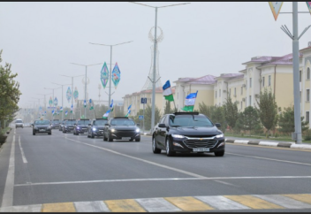 Келесі жылдан бастап Өзбекстанда көлік нөміріне иесінің есімін жазуға болады
