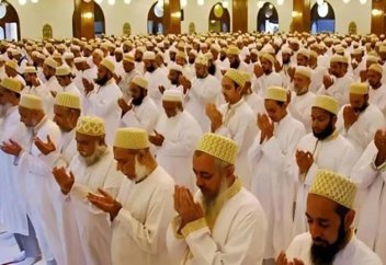 Община Бохра и афганские беженцы празднуют Эйдул Ажа по всему Пакистану