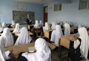 Тәліптер 6-шы сыныпқа дейінгілерге білім алуға рұқсат берді