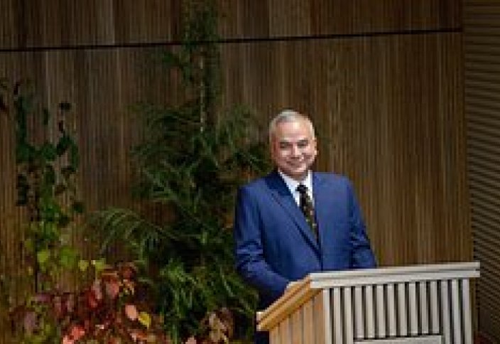 Женщину арестовали после попытки обнять султана