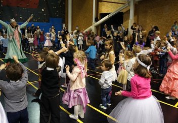 Мектептерде шырша қоюға тыйым салынды