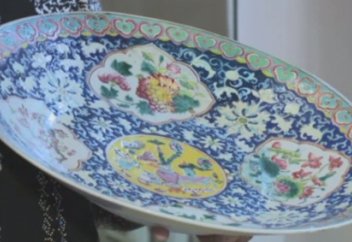 Көкшетау тұрғыны XIX ғасырда Қытайда жасалған көне ыдысты мұражайға тапсырды (видeо)