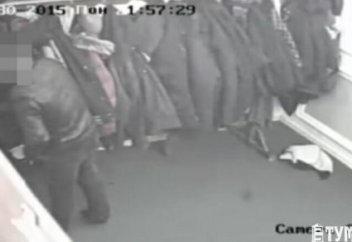 Ақтау мешітінен ақша ұрланған сәт видеоға түсірілді