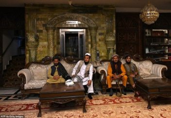 Талибы обосновались на вилле бывшего вице-президента Афганистана (Фото, видео)