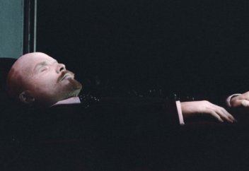 Атеистер атасының сүйегі ақыры жер қойнына тапсырылатын болды