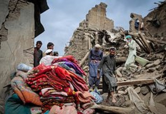 Талибы оставили афганских женщин «умирать под обломками» после сильных землетрясений, говорится в сообщениях