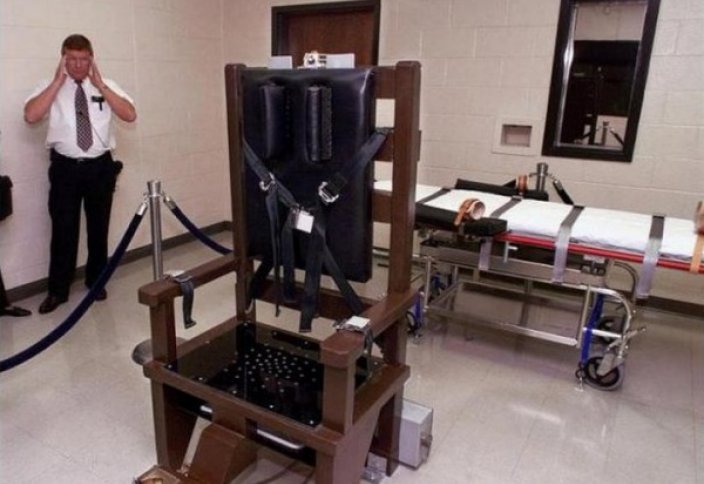 Разное: В США осужденного казнили на электрическом стуле впервые за пять лет