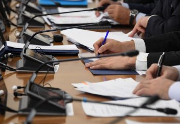 Закон об уполномоченном по правам человека принял Парламент РК