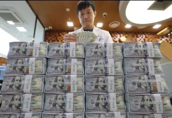 Когда мир теряет доверие к доллару США