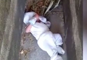 «Күтіп алам жұмақтың қақпасынан...»