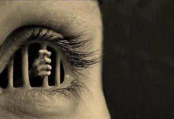 Дамушы елдердегі әйелдердің жартысы өз денесіне өзі қожа емес – зерттеу