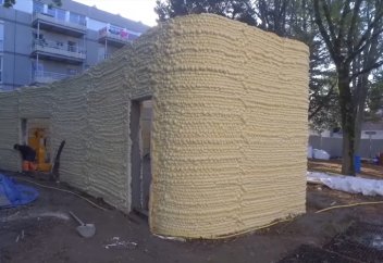 ВО ФРАНЦИИ НАЧАЛИ СТРОИТЬ ДЕШЕВОЕ ЖИЛЬЕ С ПОМОЩЬЮ 3D- ПЕЧАТИ ИЗ МОНТАЖНОЙ ПЕНЫ (ВИДЕО)