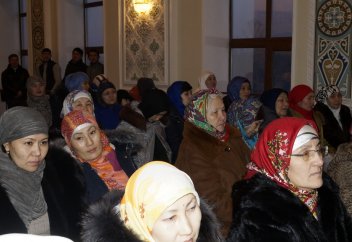 Женщины работают на месяц в году больше, чем мужчины - исследование