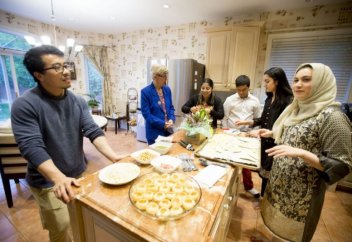 Ифтары с незнакомцами набирают популярность