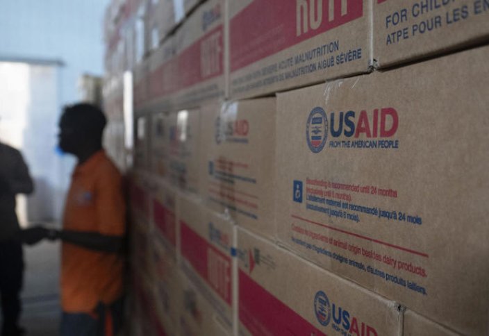 Мировая иностранная помощь сократилась рекордно на 23% в 2025 году, что было связано с сокращениями США