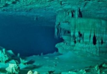 Ученых поразила находка на дне "Черной дыры смерти" (фото+видео)