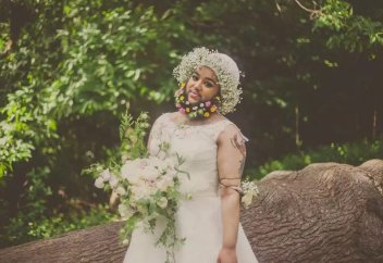 «Сақалды қалыңдық» әлеуметтік желіні дүр сілкіндірді (фото)