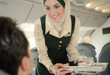 Стюардессы Air France протестуют против ношения хиджаба