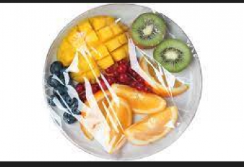 Ғалымдар пластикті алмастыратын өсімдік негізіндегі тағам қаптауға арналған, микробқа қарсы пленка жасап шығарды