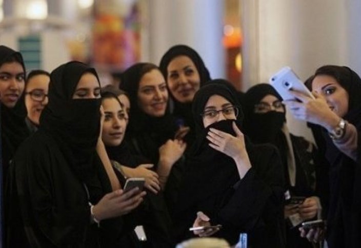 Сауд Арабиясында йелдерге здгнен тлжат алуа рсат берлд