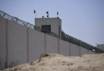 Попавшие в прессу документы показали, как Китай отслеживал и задерживал казахов и уйгуров