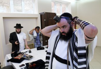 Синагогқа орын табылғанымен мешітке жоқ