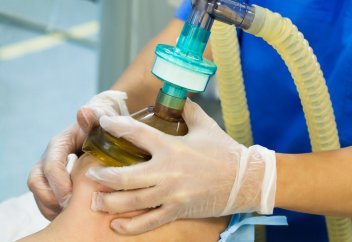 Казахстан нуждается в 4000 аппаратах ИВЛ. И 100 устройств отправляет в Таджикистан