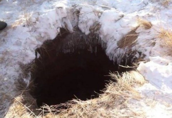 В Монголии обнаружена уникальная пещера глубиной с 15-этажный дом (фото+видео)
