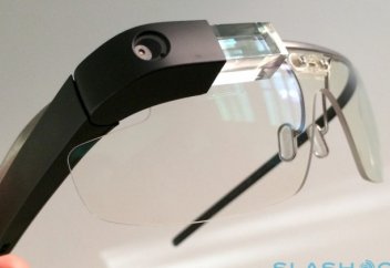 Дубай полициясы құқықбұзушыларды көзілдірікпен құрықтайды