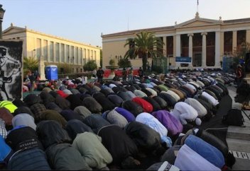 Еуропадағы теологиялық білімнен дінтанулық білімге бет бұру