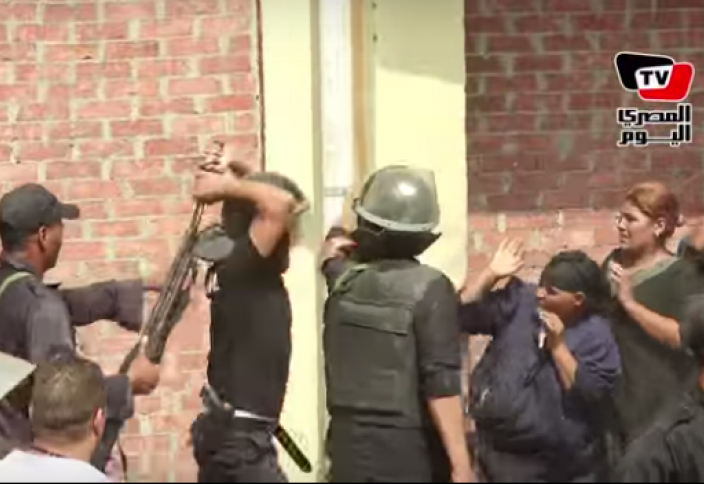 Египет: Против женщин и детей с дубинками (видео)