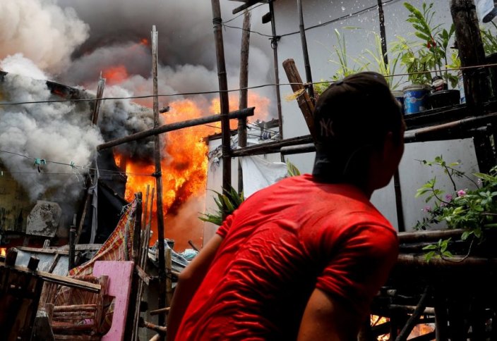 Вечный огонь: как обитатели филиппинских трущоб спасаются от пожаров — и вновь становятся их причиной