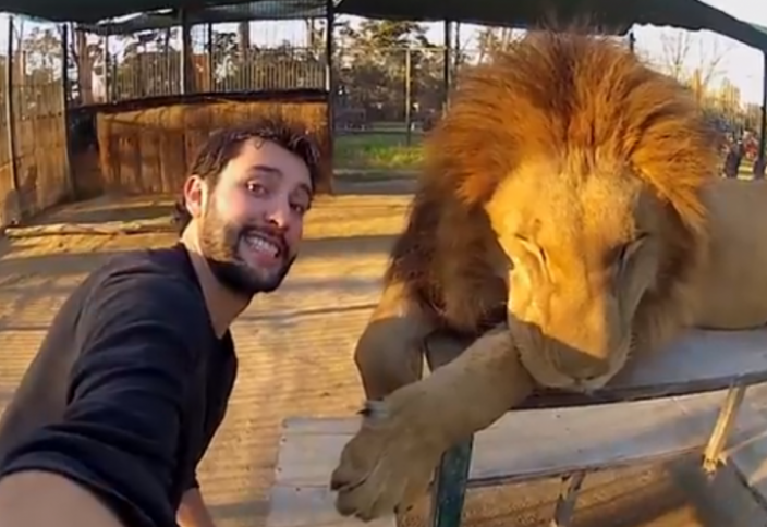 Жаһан: Селфи-тәуелділікке қарсы дәрі сатыла бастады