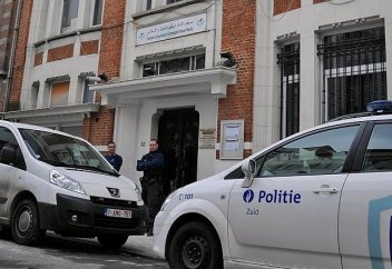 Үш исламофоб қолға түсті