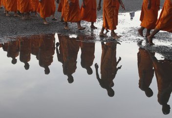 Эмират Разное: Абу-Даби официально признает неисламские культовые сооружения