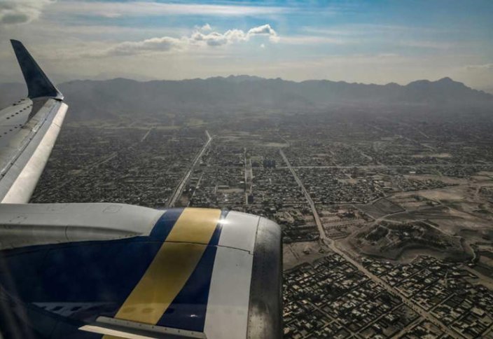 Испытывающие нехватку средств талибы надеются на воздушное пространство в поисках неожиданной прибыли