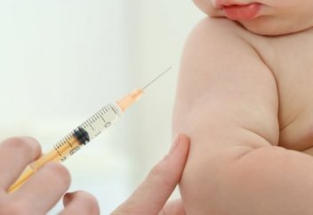 Непривитых детей предлагают лечить платно в Казахстане