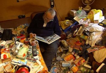 Синдром Плюшкина у пожилых, как бороться