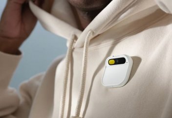 Адам өзімен бірге алып жүре алатын персоналды жасанды зерде жасалaды (видео)